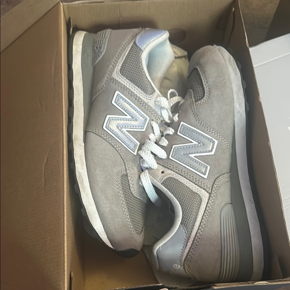 New Balance Gray Sneakers with Classic Athletic Silhouette